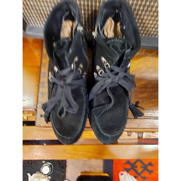 MIA Women's Black Suede Wedge Booties. Fringe laces. Size 8.5 - Picture 13 of 13